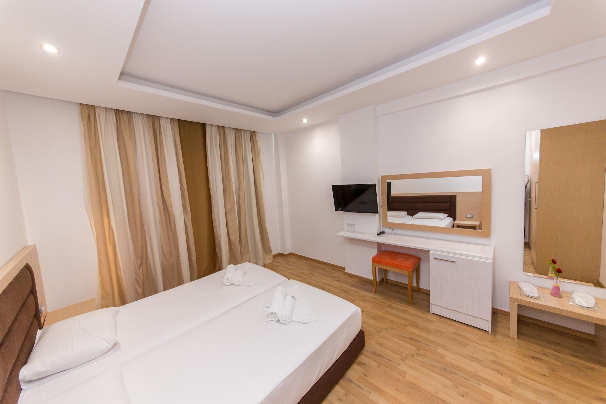 Hotel Saranda Palace Esterno foto